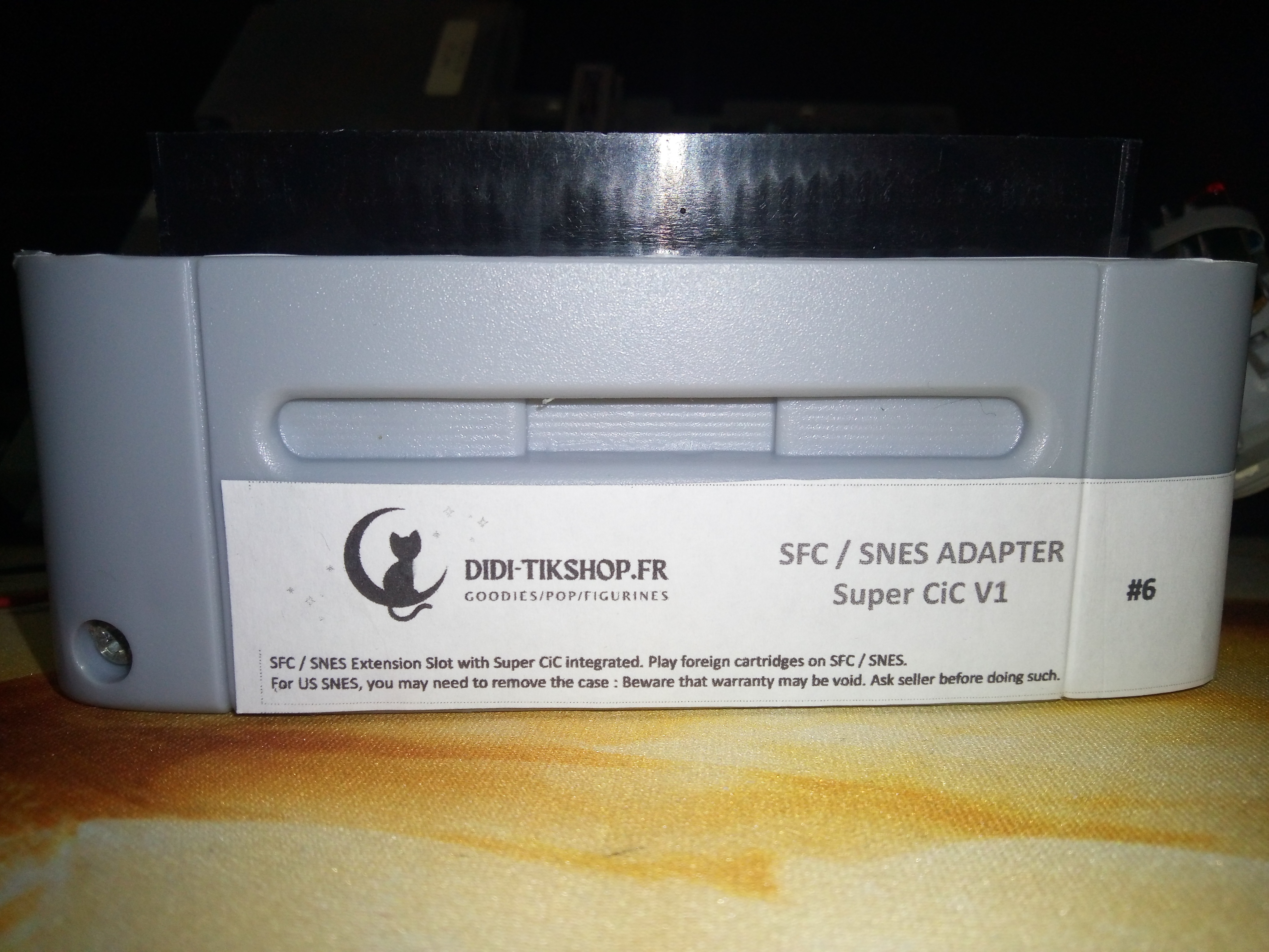 Cet adaptateur vous permet de jouer à tous vos jeux US, EU et JP sur SNES et SFC US EU et JP